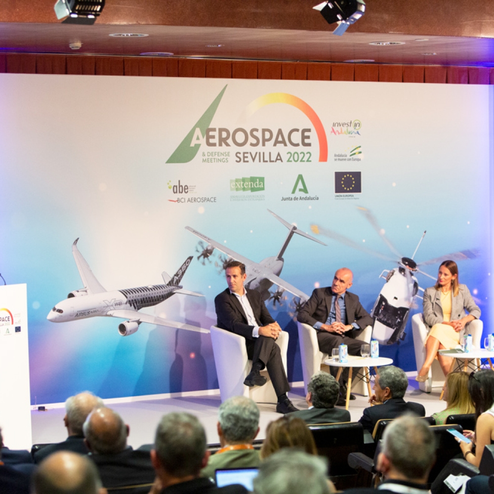 Aerospace 061 C Lolo Vasco Conf Speakers.jpg